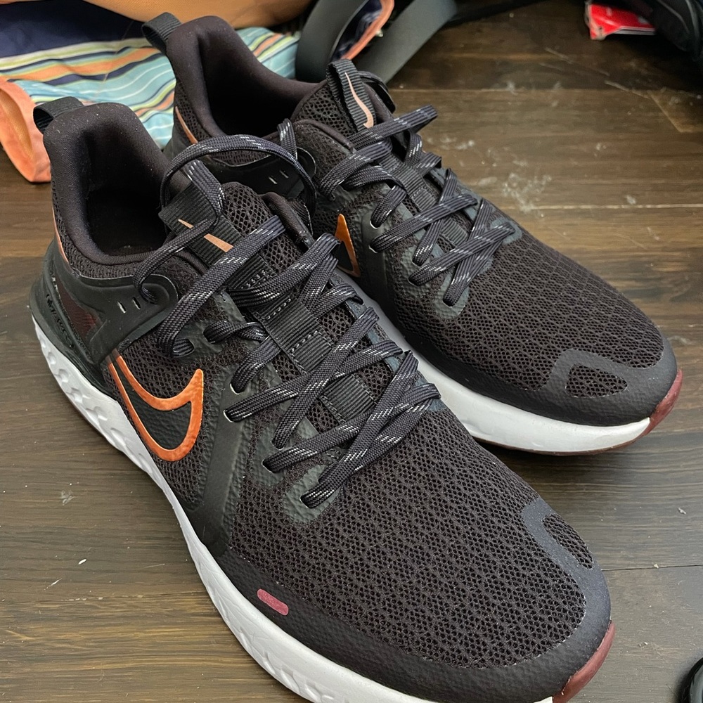 Like New Nike React Running Shoes - image 1